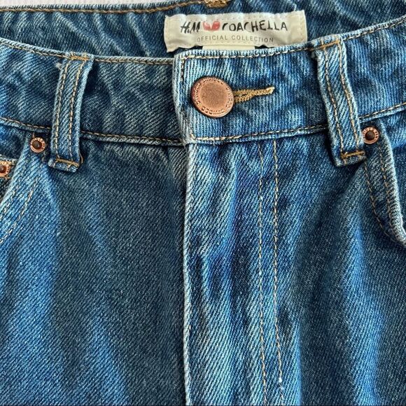 H&M x COACHELLA Women's High Waisted Floral Embroidery Denim Short US10 - Picture 4 of 7